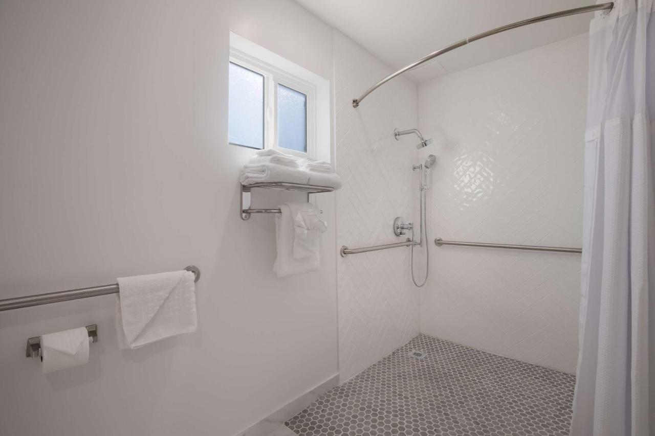 Surestay Plus Hotel By Best Western Upland - Ontario North 외부 사진