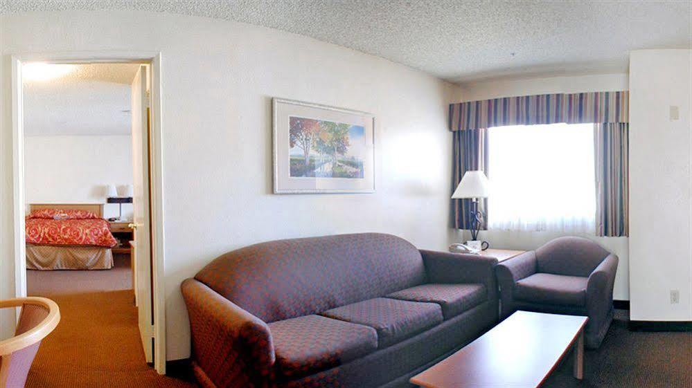 Surestay Plus Hotel By Best Western Upland - Ontario North 외부 사진